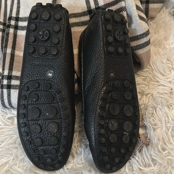 Tory Burch driving loafers. - Picture 3 of 6